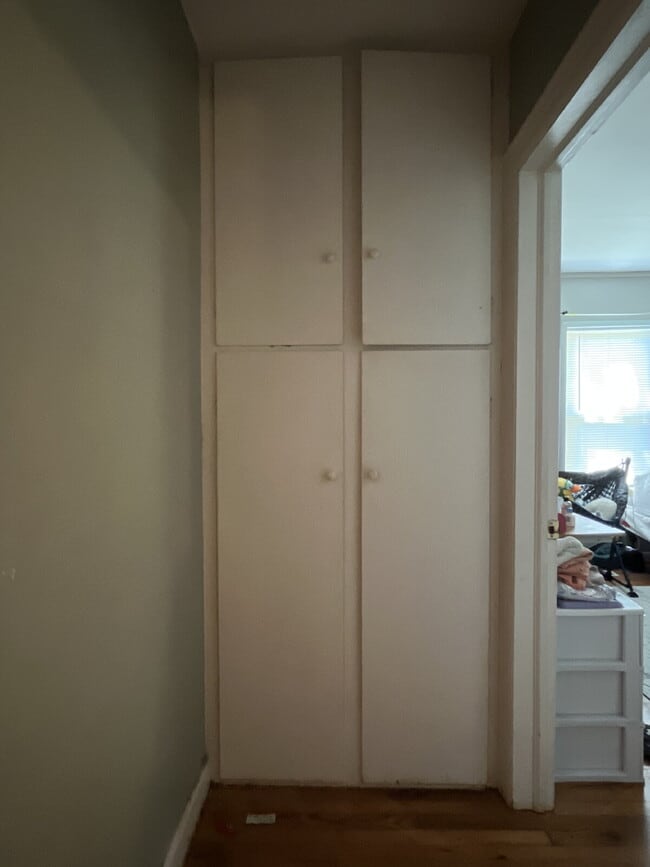 Building Photo - 3 Bedroom for Lease June 1