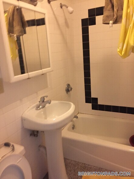 Building Photo - 27 Egremont Rd