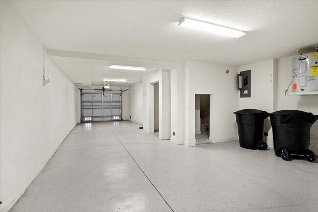 Building Photo - 5912 Anchorage Way S