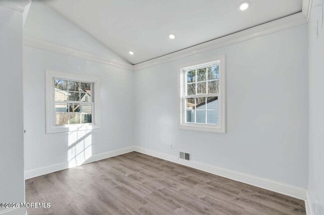 Building Photo - 905 Harrison Rd