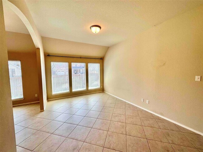 Building Photo - 1801 Tall Chief