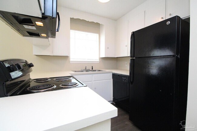Building Photo - 10151 Guidy Ln