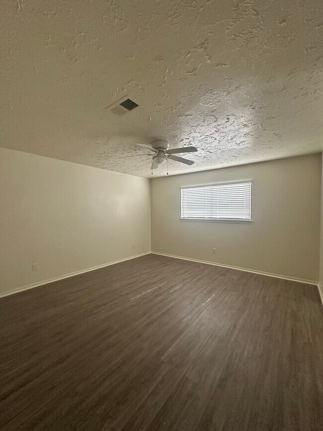Building Photo - 11719 Scottsdale Dr