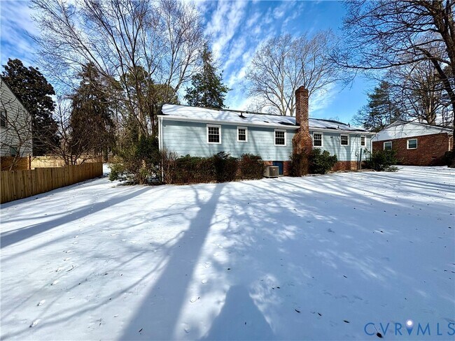 Building Photo - 11011 Pennway Dr