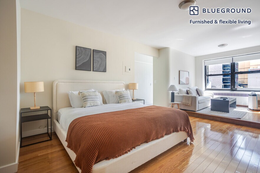Building Photo - 252 E 61st St