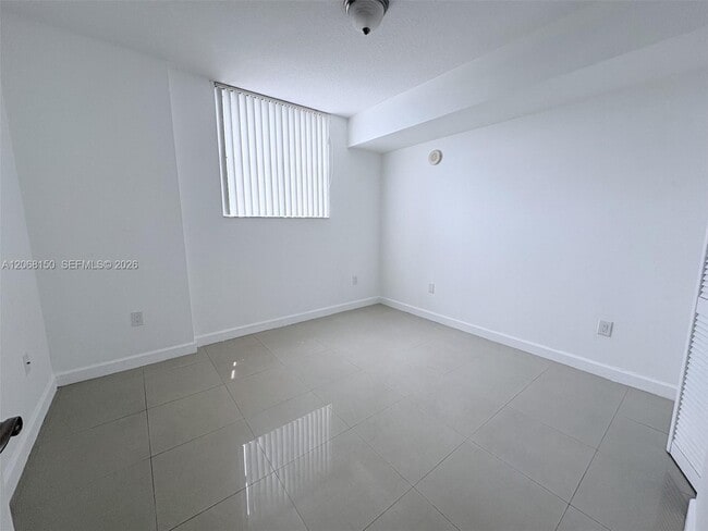 Building Photo - 2600 SW 27th Ave