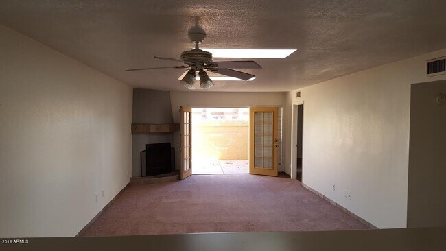 Building Photo - 1315 E Susan Ln