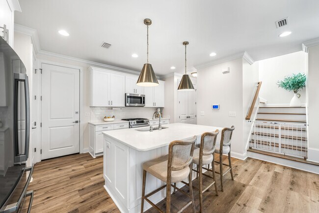 Building Photo - 71 Windrow Way