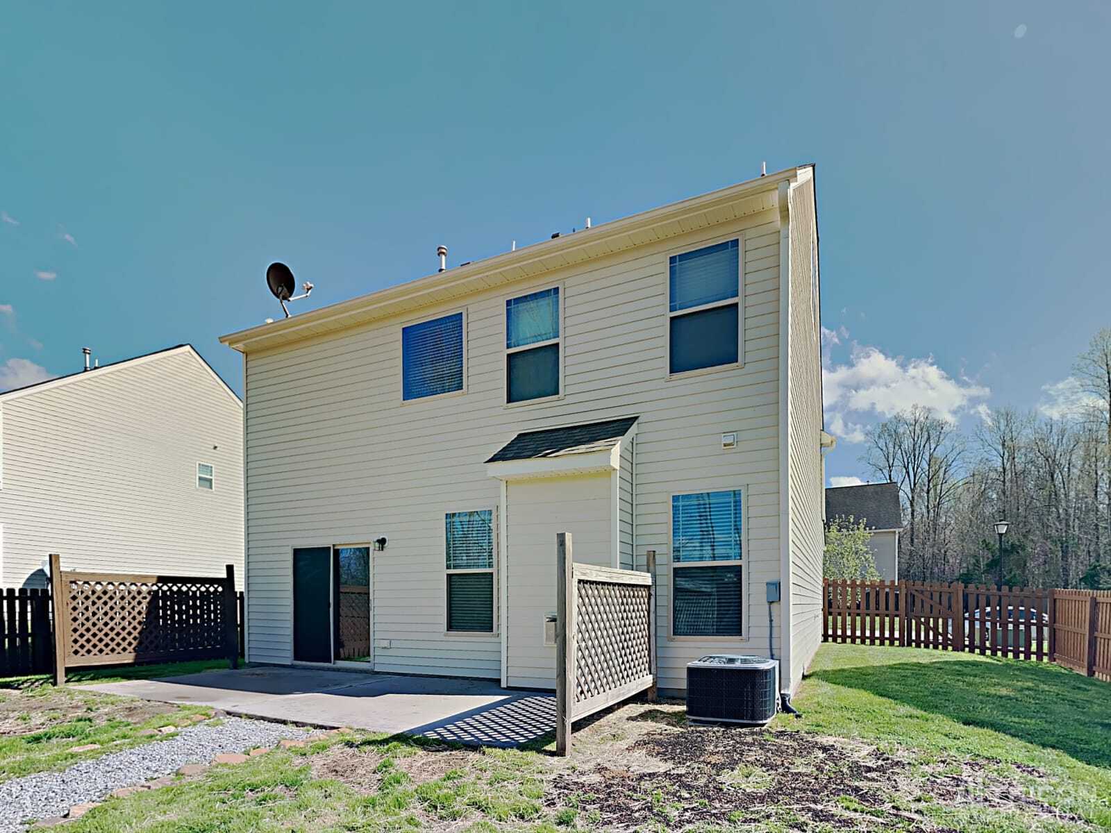 Building Photo - 4428 Redfern Pl
