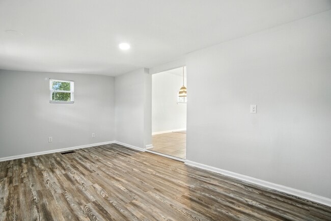 Building Photo - 2918 Somerset Ln