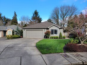 Building Photo - 3 Bedroom 2 Bathroom in South Salem!