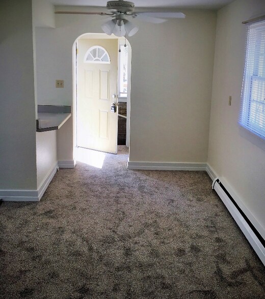 Building Photo - 1314.5 Phoenix Ave