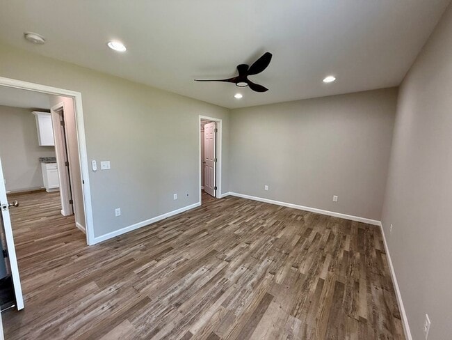 Building Photo - 949 Indian Hills Rd