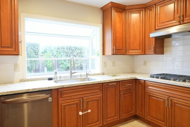 Building Photo - Beautifully Updated 5 Bedroom and 3 Bath Home in Desirable Blossom Valley Neighborhood!