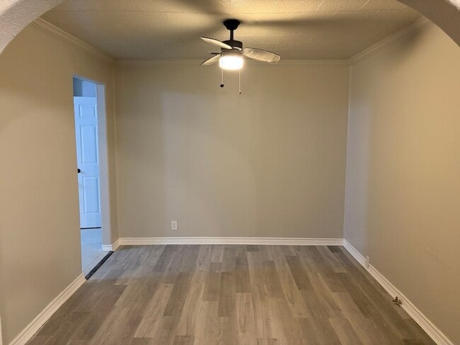 Building Photo - 3150 Roberts Ave