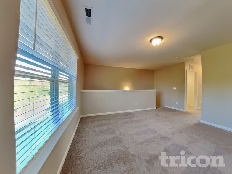 Building Photo - 104 Yadkin St