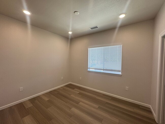 Building Photo - Brand New 1-Bedroom Unit for Rent – Central Reno