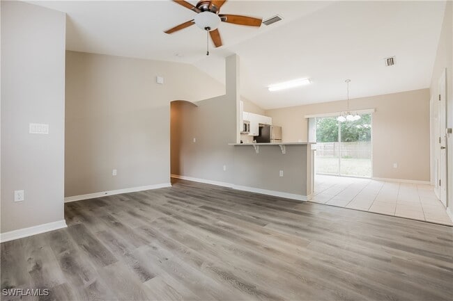 Building Photo - 4585 Bathfeld Rd