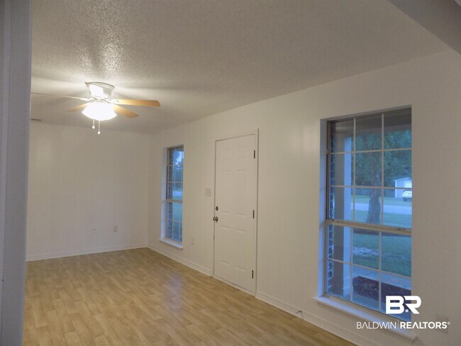 Building Photo - 23266 Wilson Dr
