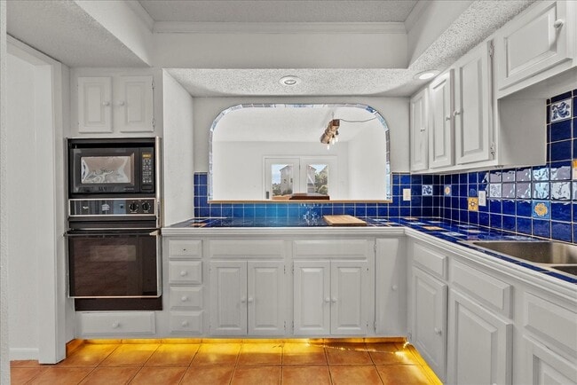 Building Photo - 17 Antilles Ln