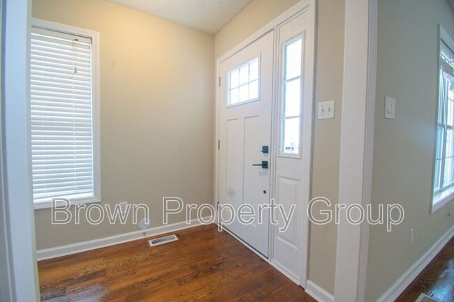 Building Photo - 3685 Pioneer Dr