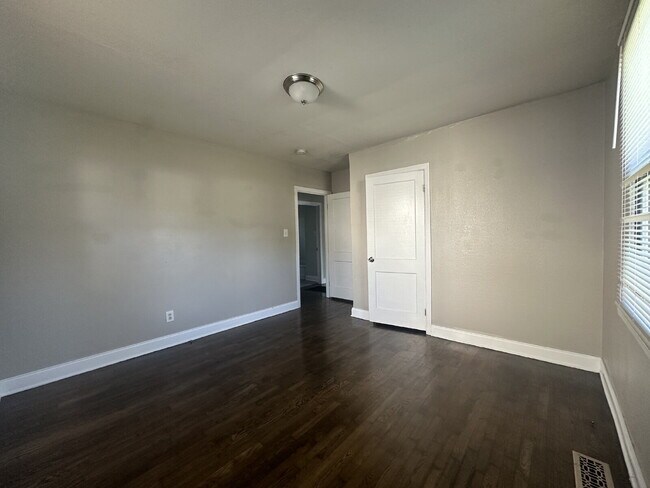 Building Photo - Charming Chilhowee Hills Cottage – Vintage Character Meets Modern Updates, Pets Welcome!