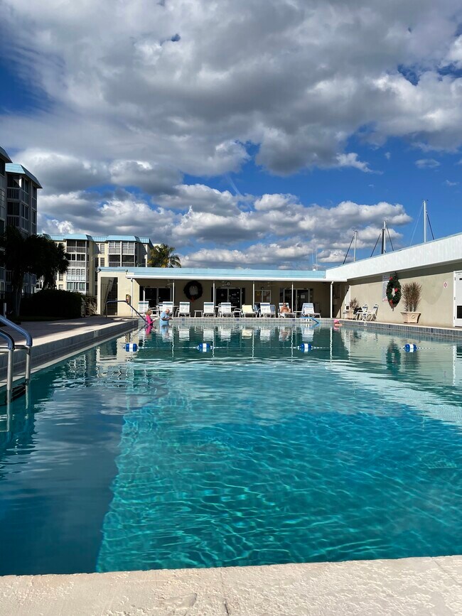 Building Photo - 4902 38th Way S