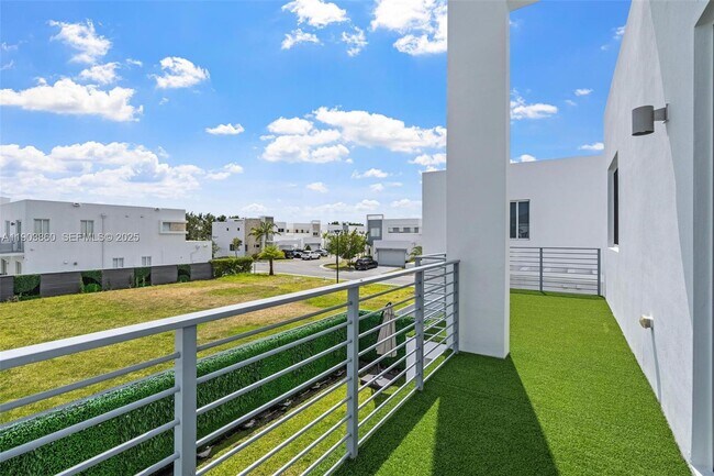 Building Photo - 10330 NW 68th St