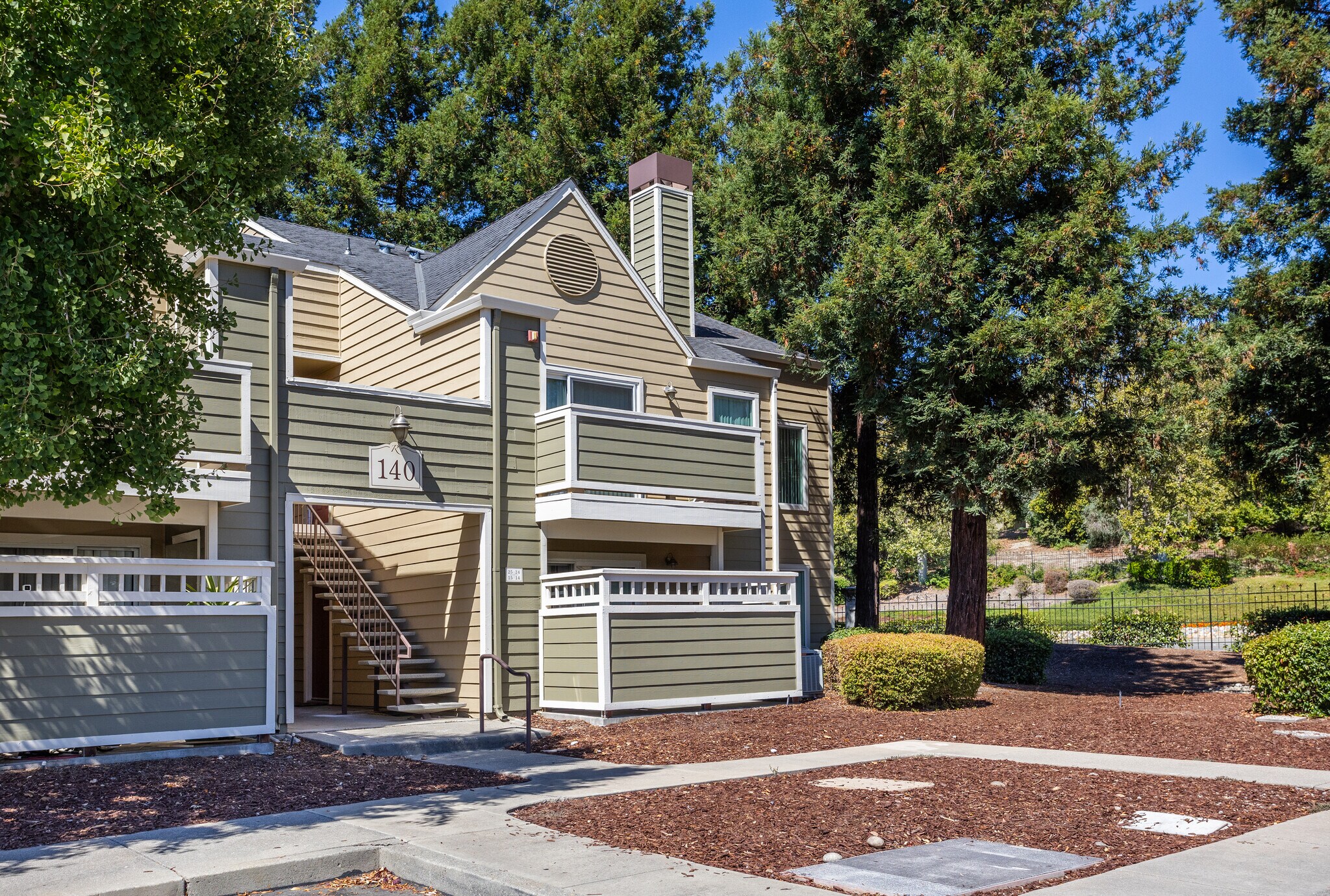 Corner unit provides privacy, peace and quiet - 140 Reflections Dr