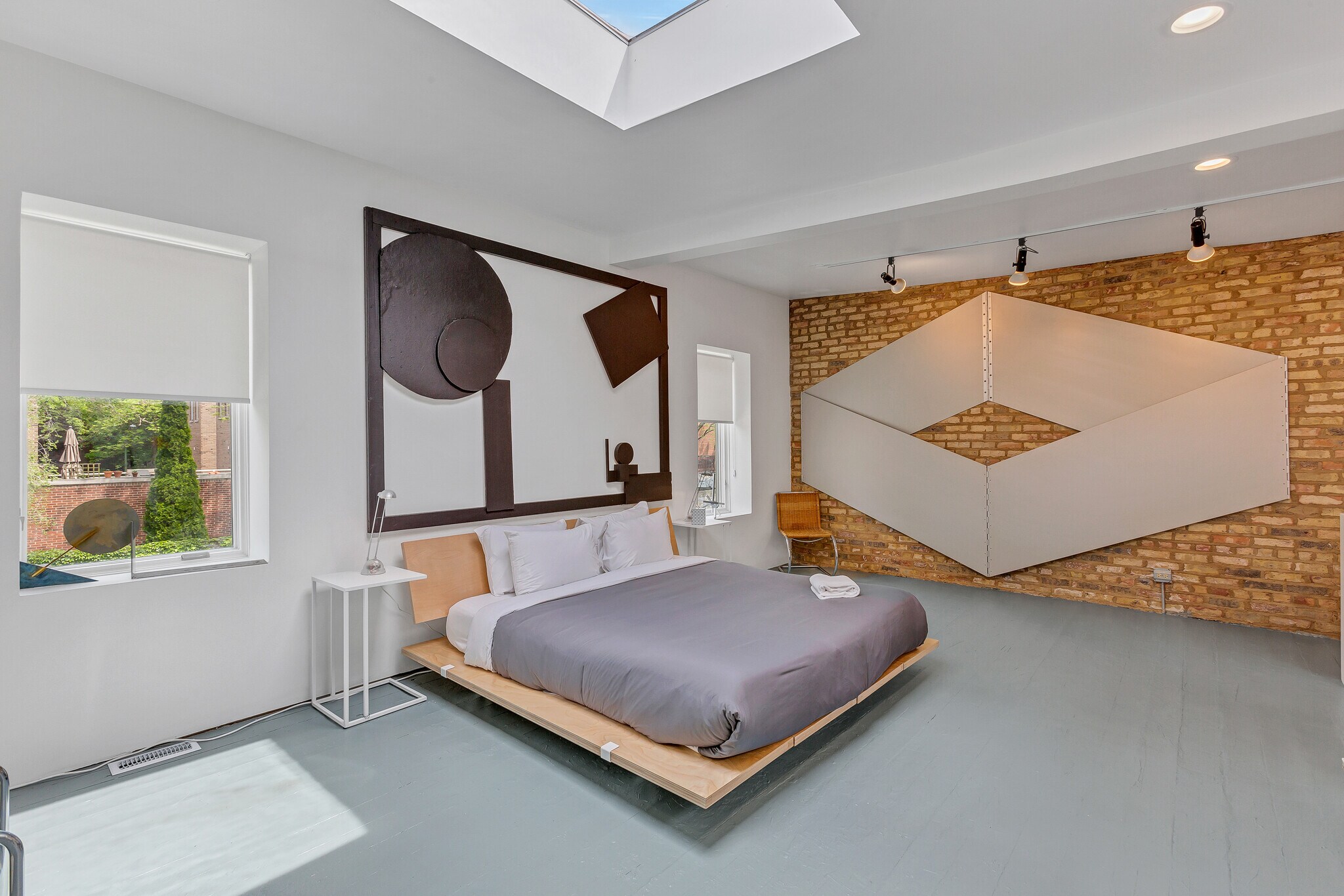 Building Photo - 2231 N Wayne Ave