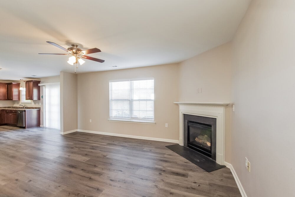 Building Photo - 1536 Eastway Dr