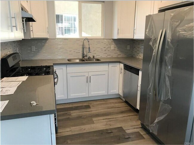 Building Photo - 85(221)