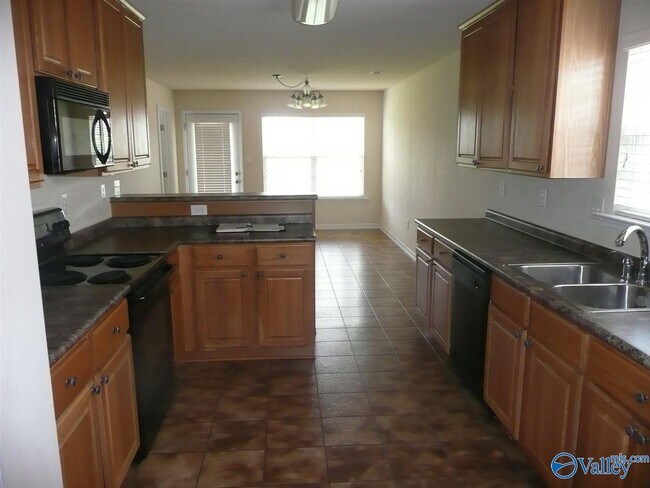 Building Photo - 242 Shadow Ct SW