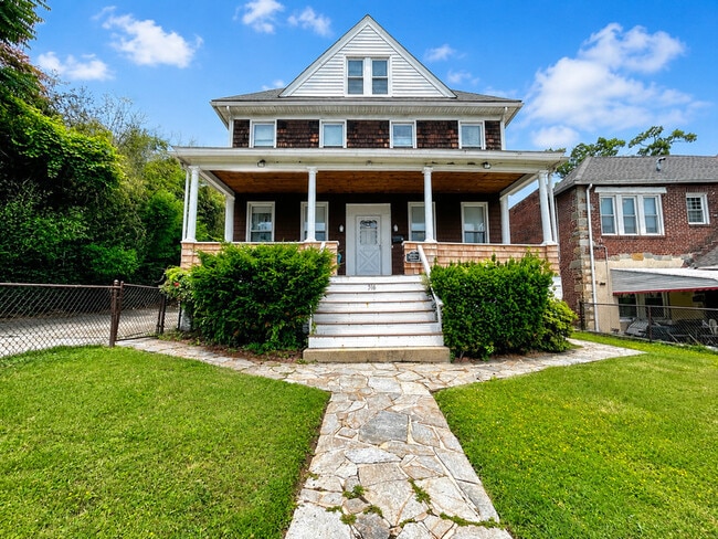 Building Photo - 516 Beaumont Ave