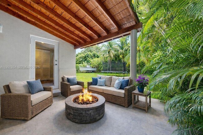 Building Photo - 3780 SW 1st St