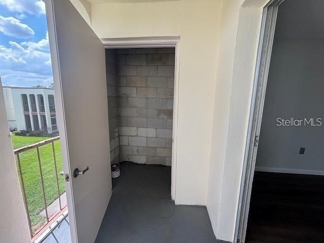 Building Photo - 528 Orange Dr