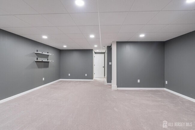 Building Photo - 15 Faxon Dr