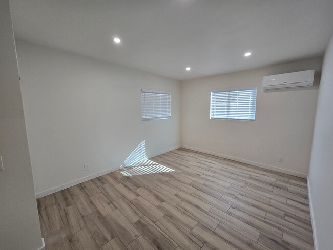 Building Photo - All Brand New!!