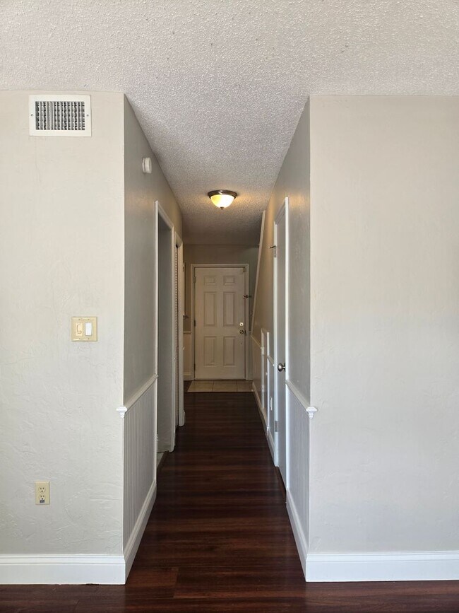 Building Photo - Charming 2-bedroom, 1.5-bath in the desirable Bellamy Forge