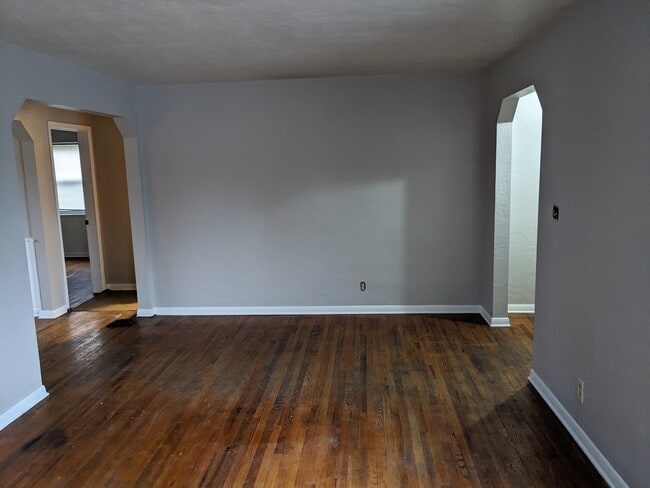 Building Photo - 832 Greenmount Blvd