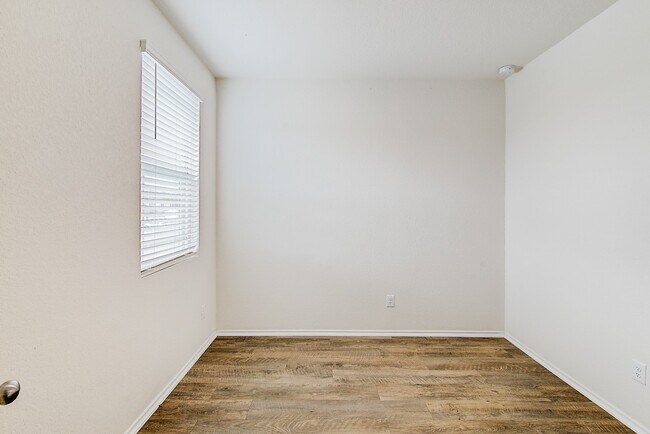 Building Photo - 14701 Homeward Ct