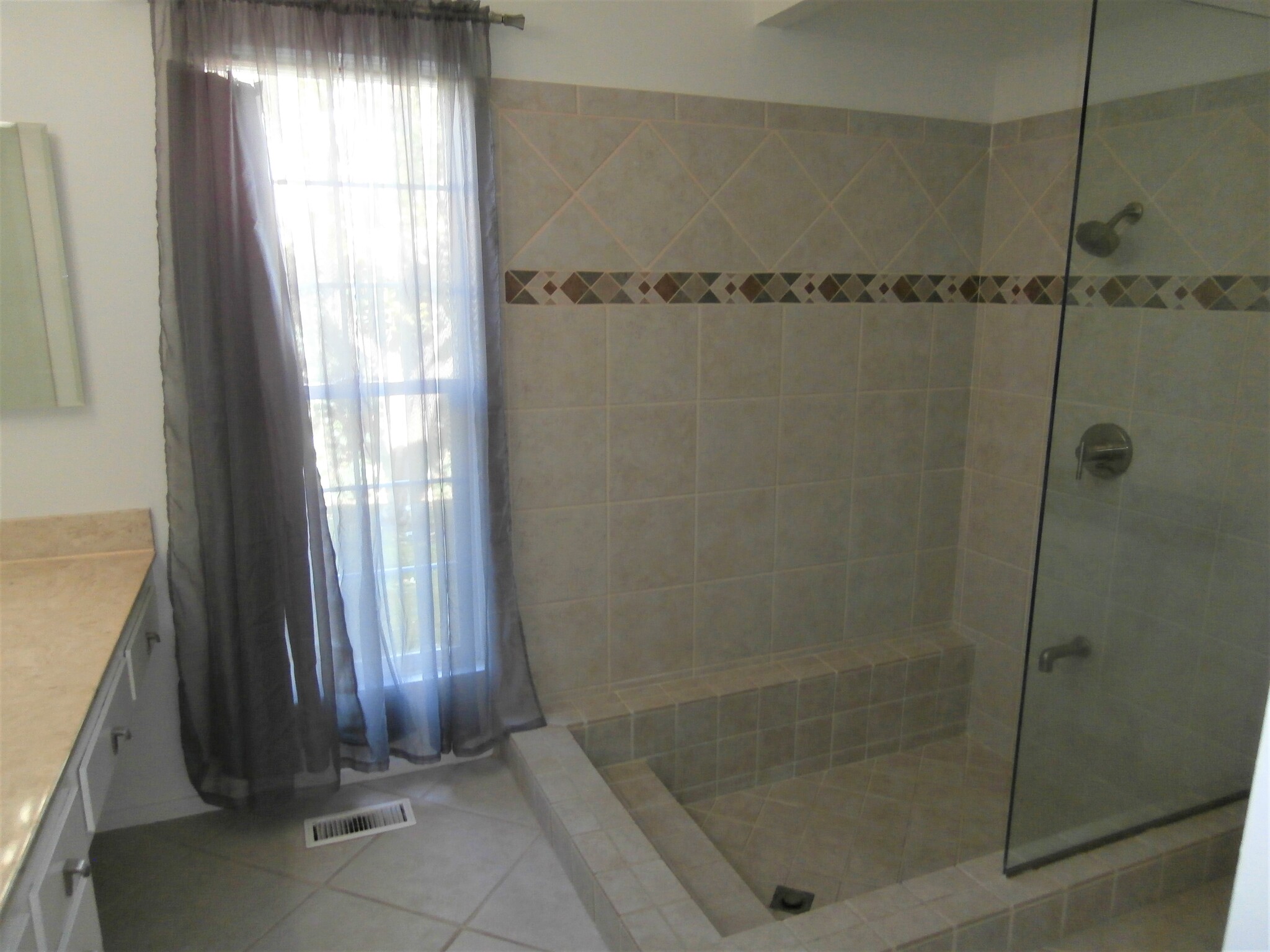 Master Bath #1 - 13725 Calvert St