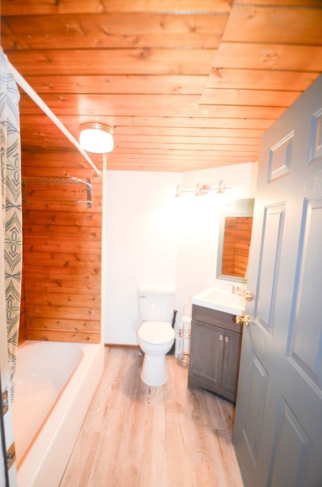 Building Photo - Commercial and Residential Option! Main St Alma!