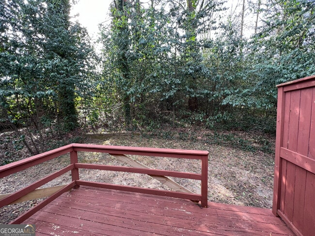 Building Photo - 827 Marstevan Dr NE