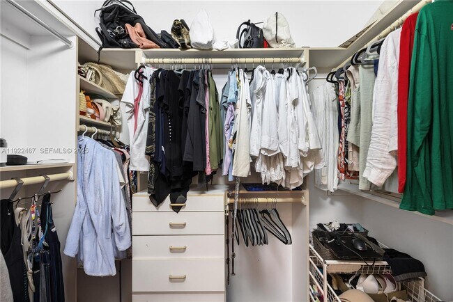 Building Photo - 2589 Mayfair Ln