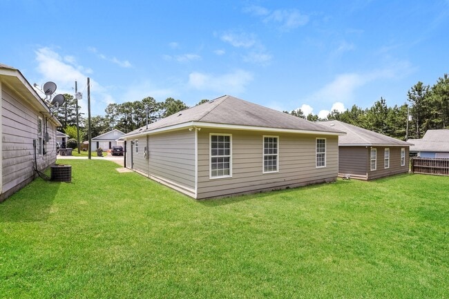 Building Photo - 812 Pine Hill Ct