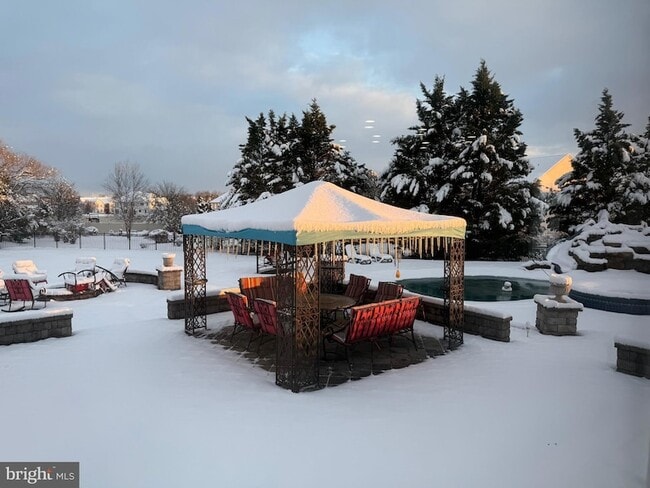 Building Photo - 10 Morning Glory Cir