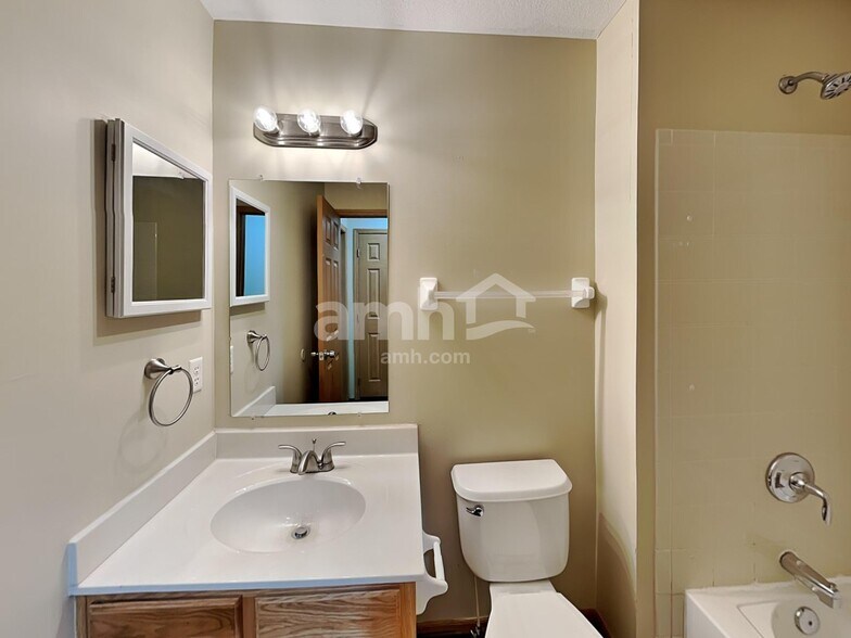 Building Photo - 2372 Myrtle Valley Dr