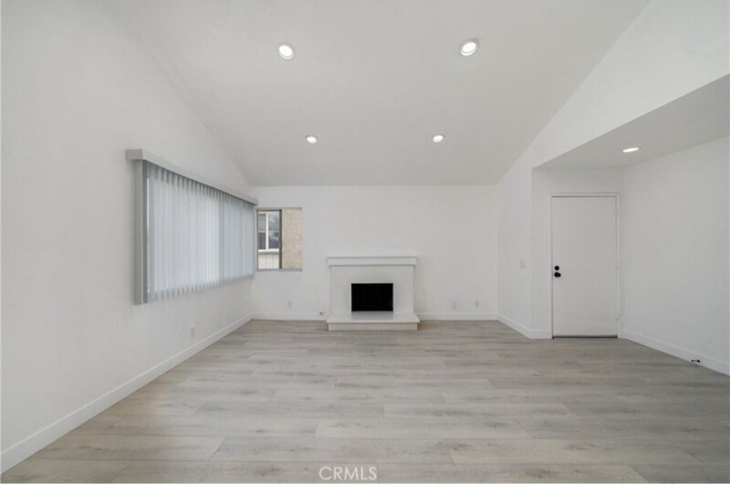 Building Photo - 3180 Little Mountain Dr