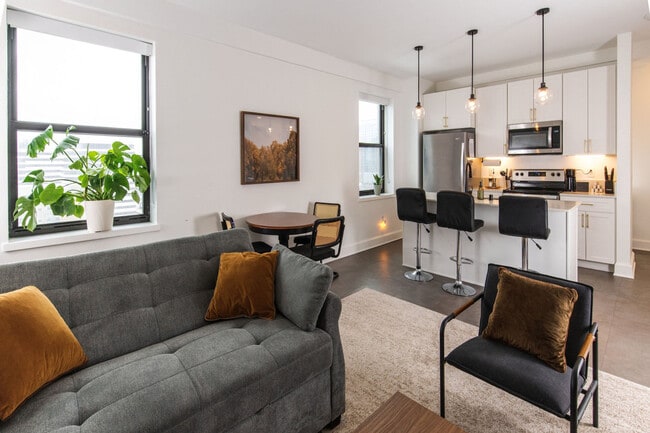 Building Photo - 758 N Broadway